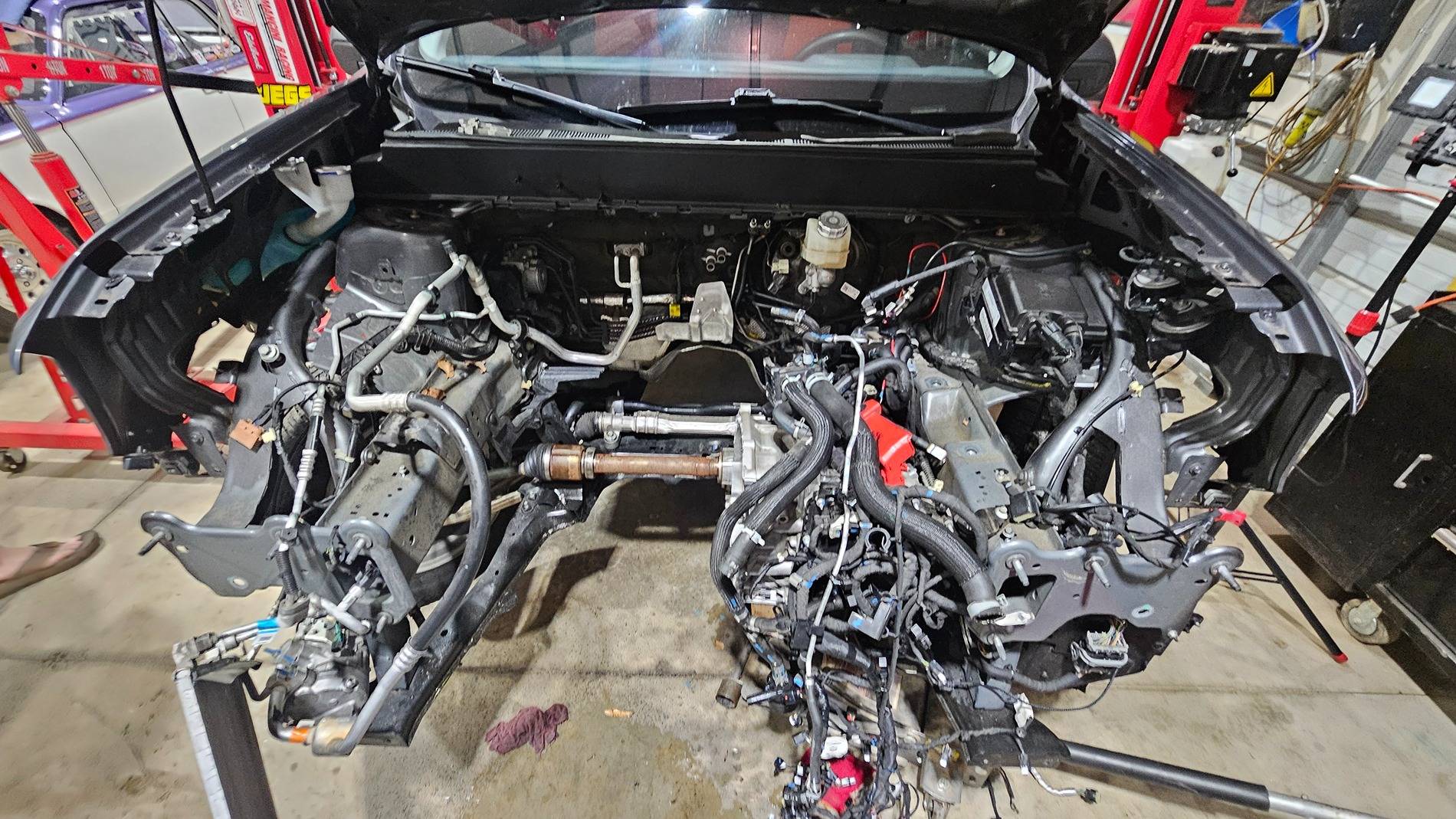 Ford Maverick 2.3 engine swap, methanol injection, wrap and new rims 20250119_090210
