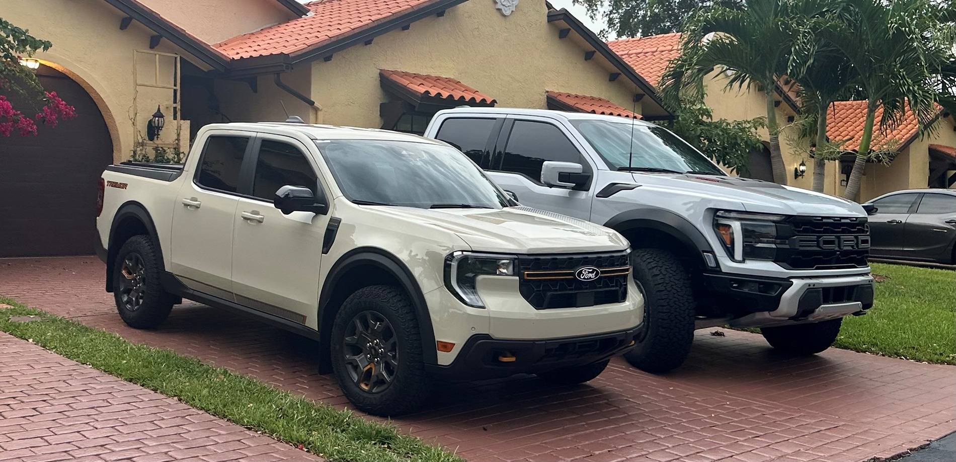 Ford Maverick Post your Maverick next to ridiculously large trucks - photos thread Maverick Raptor