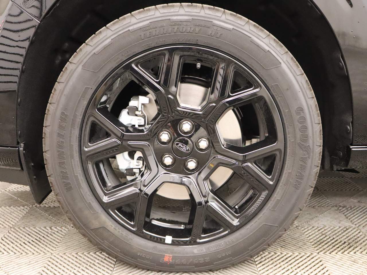 Ford Maverick Escape Take Off Wheels on Lobo 3FTCW8TA6SRA63914-5