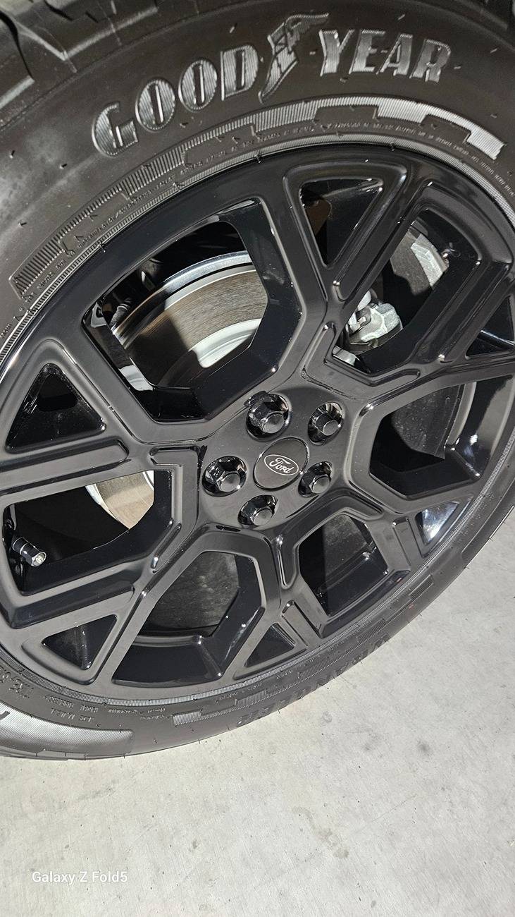Ford Maverick Escape Take Off Wheels on Lobo 20250601_202521