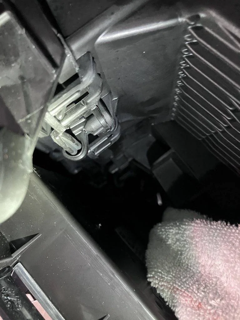 Ford Maverick Water dripping into passenger and driver side footwell. bm76UgLh