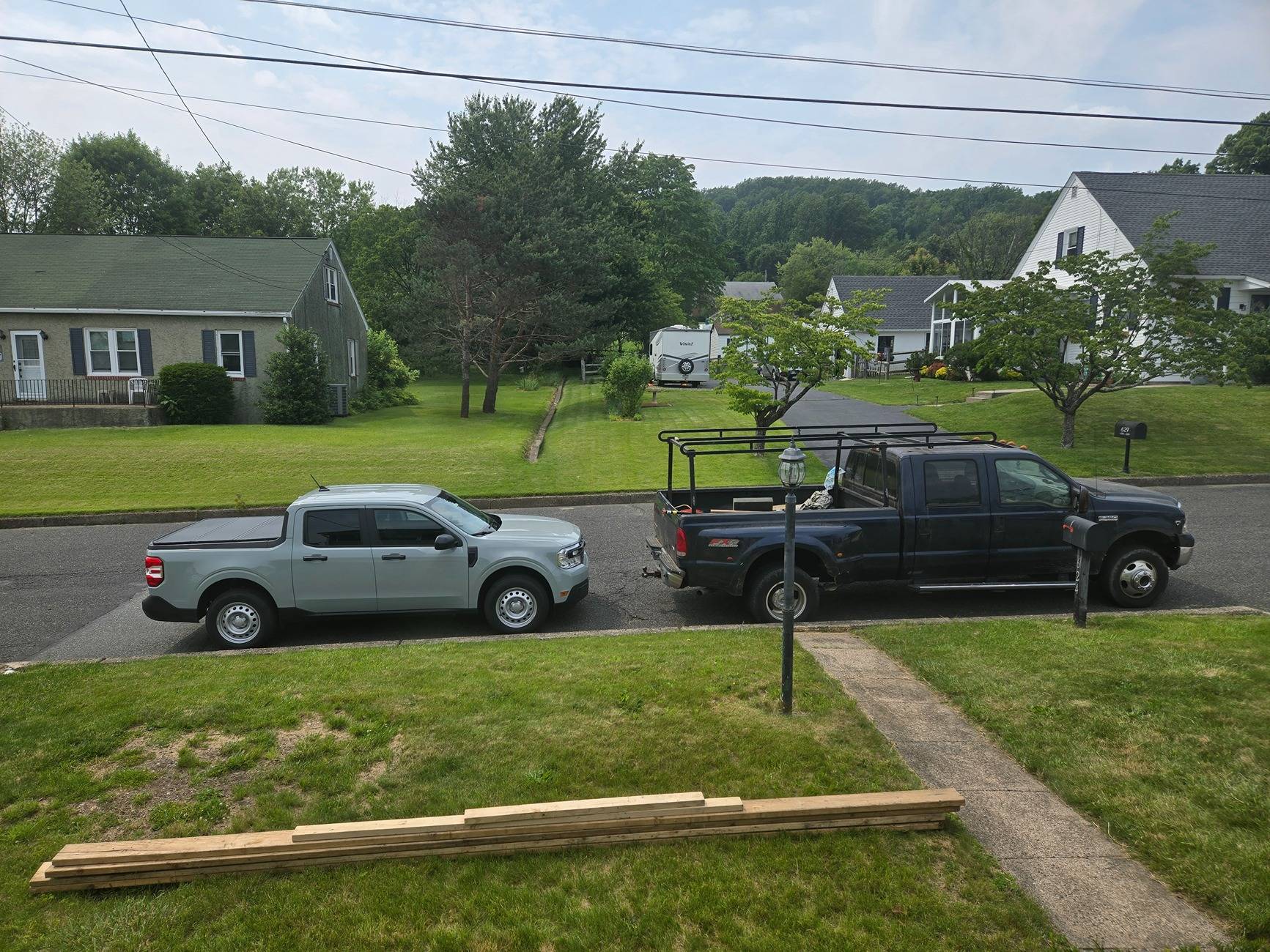 Ford Maverick Post your Maverick next to ridiculously large trucks - photos thread 1000002331