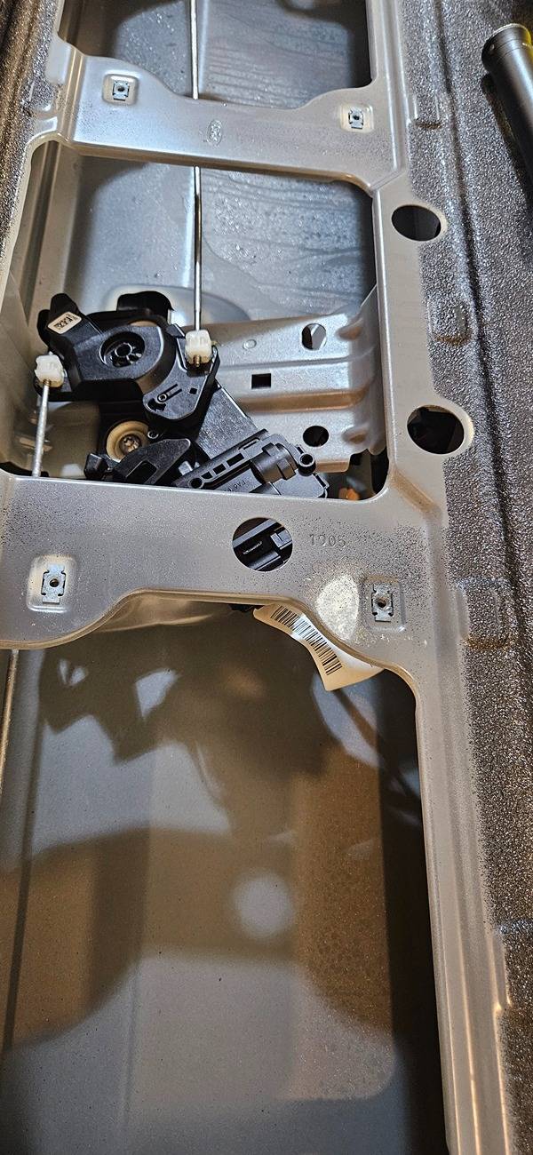 Ford Maverick Maverick 2025 Power Tailgate Lock Latch Actuator & Wire Harness part number. 20250609_184635
