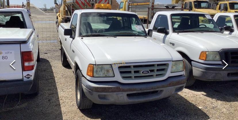 Ford Maverick Maverick poses with spiritual predecessor 2000 Ford Ranger 052DC4AC-4ADD-4AAB-BEA8-F943541F86E6