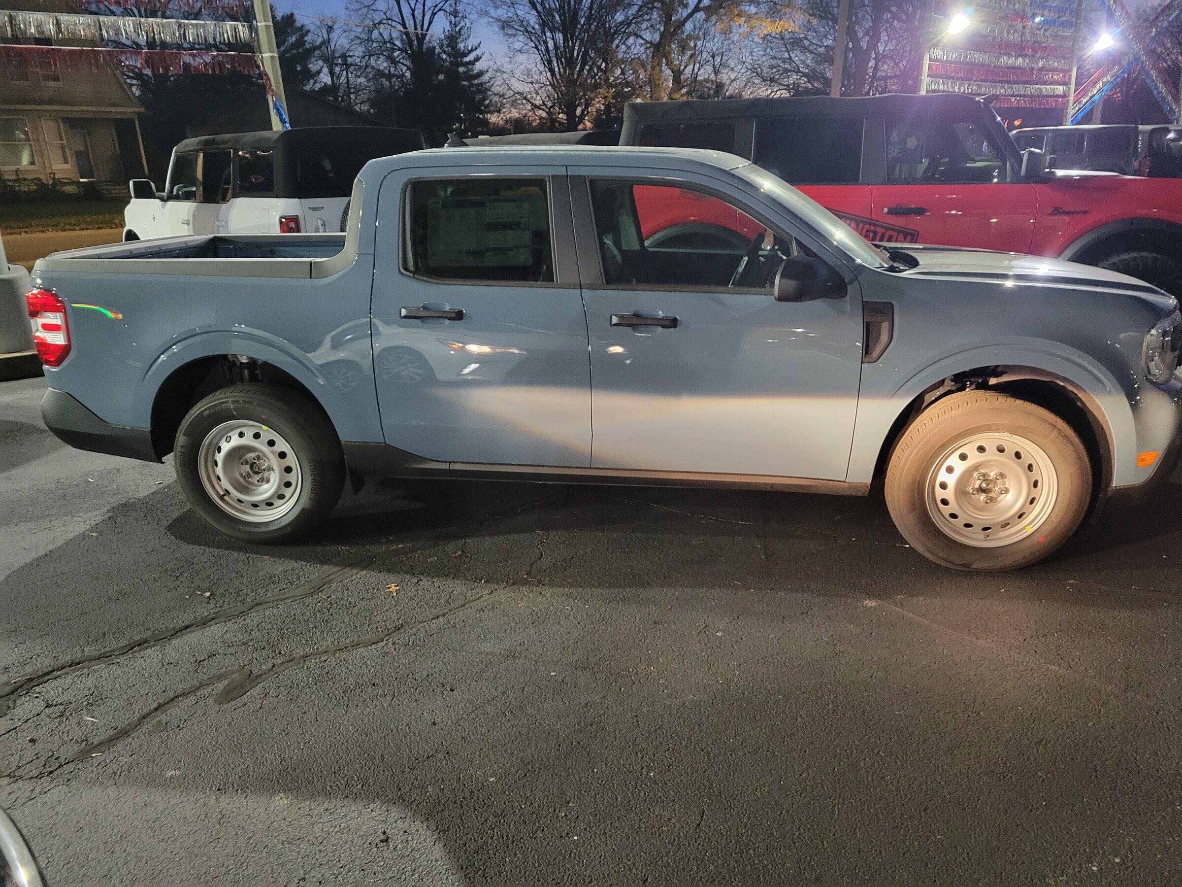 Ford Maverick WTS Maverick XL Steel Wheels. 20211202_171352