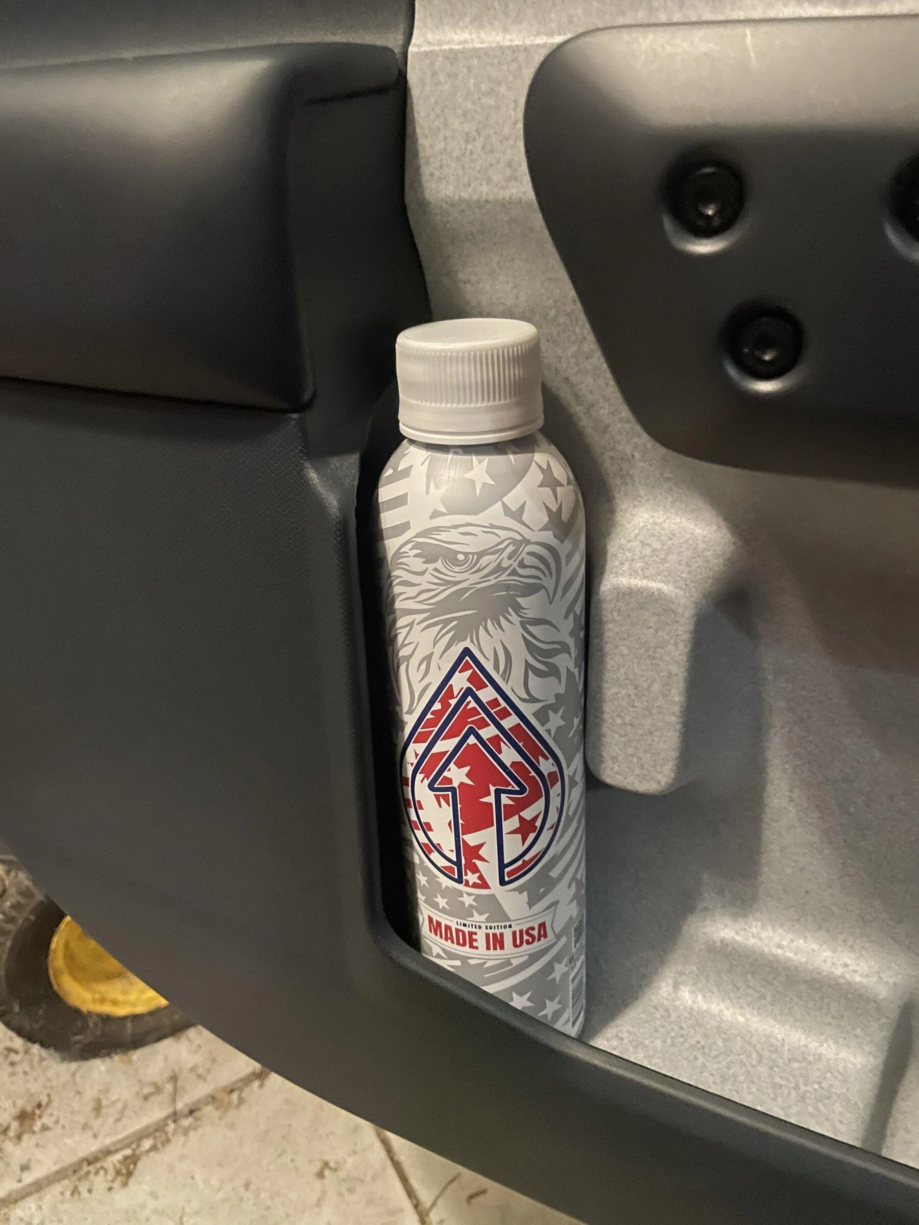 Ford Maverick OK, does anyone know what water bottle ACTUALLY FIT in the front doors? 5EEE5510-B2AD-4CEF-AE60-27EB72A91D75