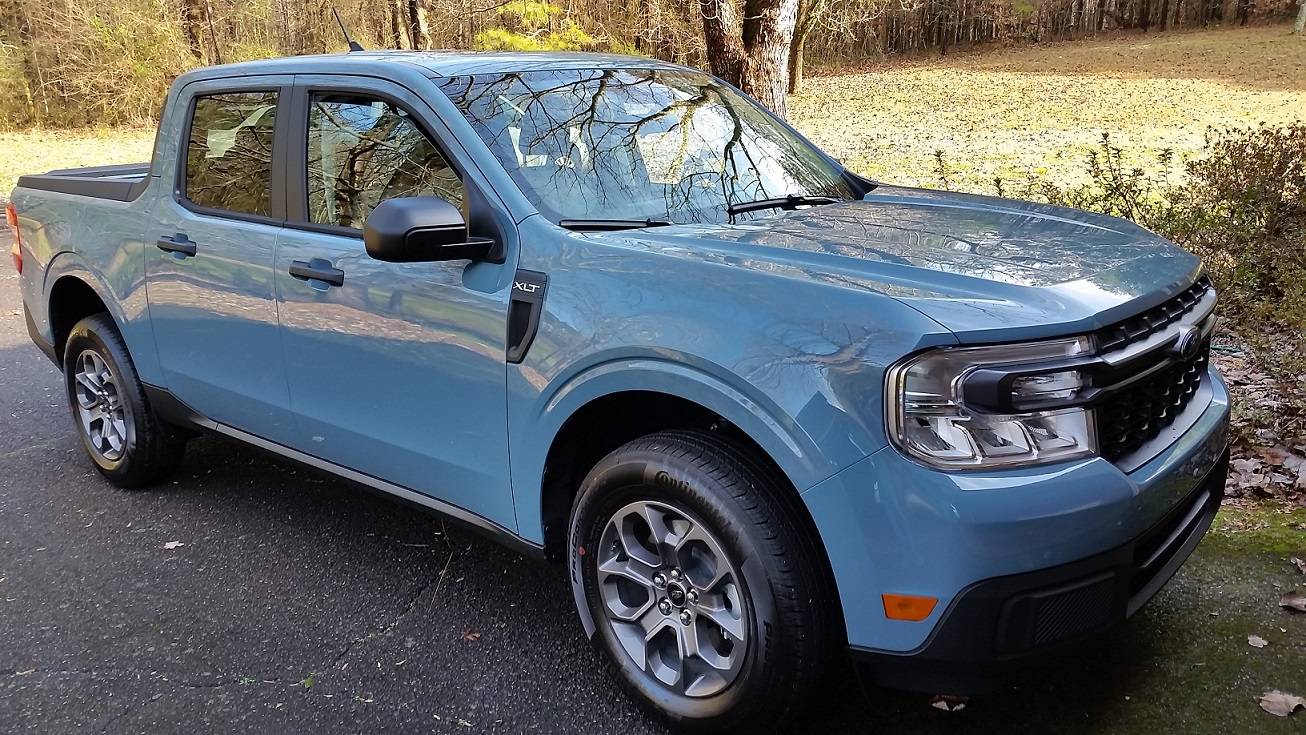 Ford Maverick 1989 Ranger & 2025 Maverick - brothers separated by 36 years Shorty20211229_141749