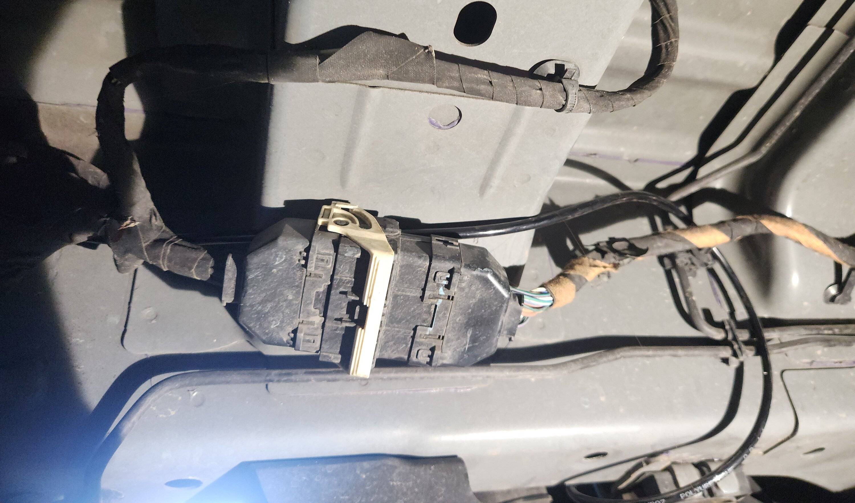 Ford Maverick Air Lift 1000 Air Bag Spring Kit install (2022 Hybrid XL) D2