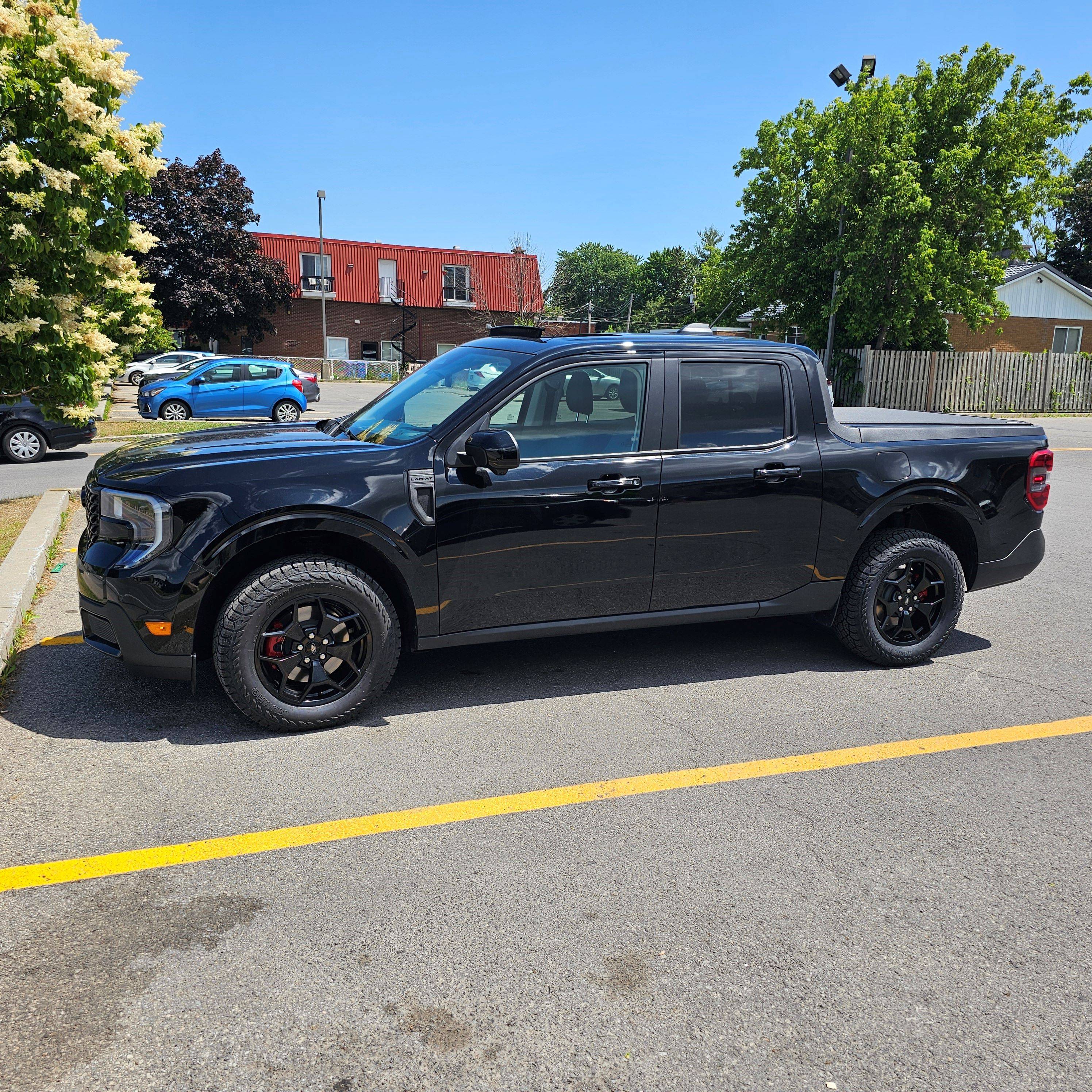 Ford Maverick 2025 Lariat new shoes 1000025536