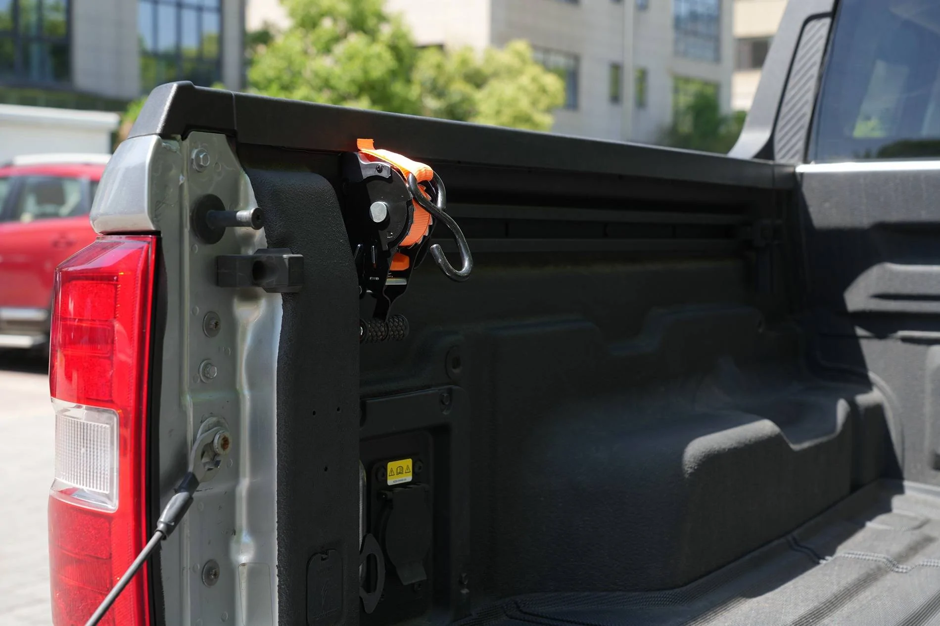 Ford Maverick Mabett Retractable Ratchet Straps Available Now – Secure Your Cargo with Ease! DSC03100
