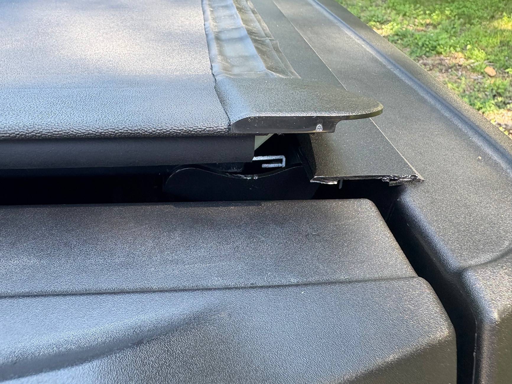 Ford Maverick Tonneau troubleshooting—securing the BAK Rev X4s IMG_1382