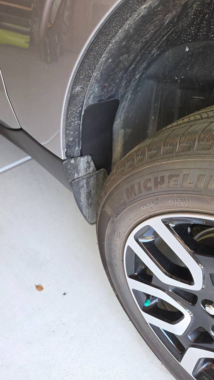 Ford Maverick A quick fix for the rear wheel well debris trap 20250704_161525[1]