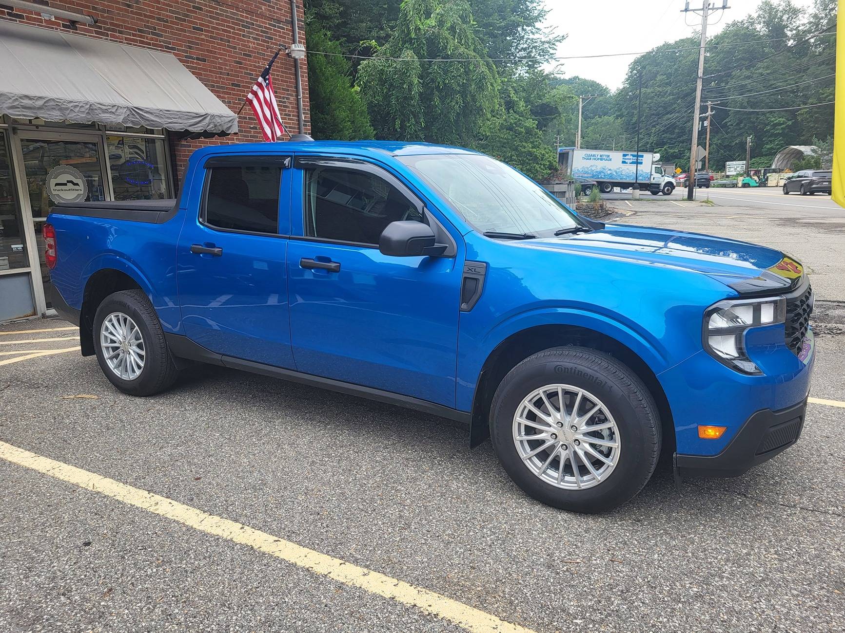 Ford Maverick Pic request: 2025 Maverick WITH hood bug deflector installed 20250709_133655