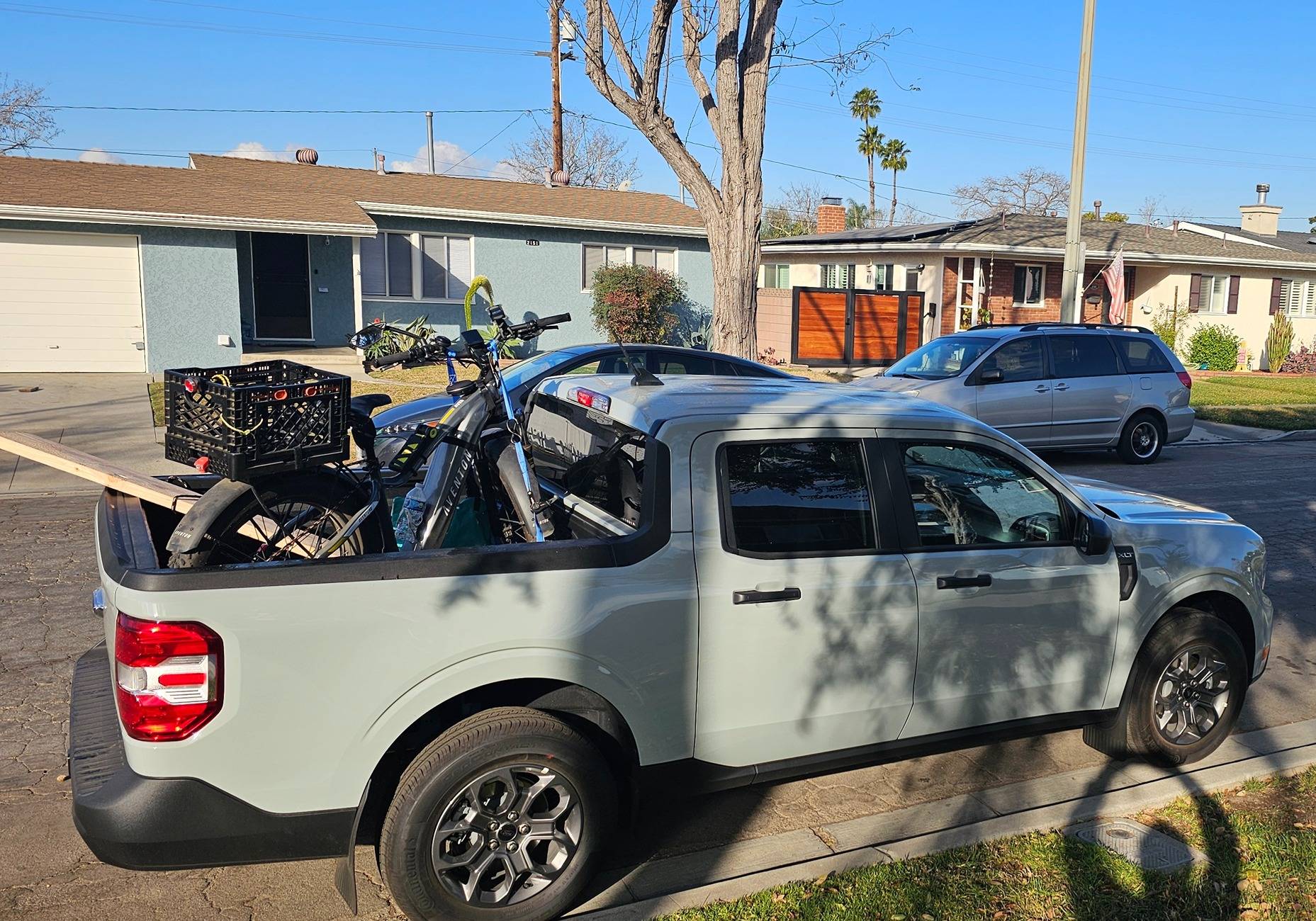 Ford Maverick EBike in bed with tailgate closed 24 XLT Mav-A2 3