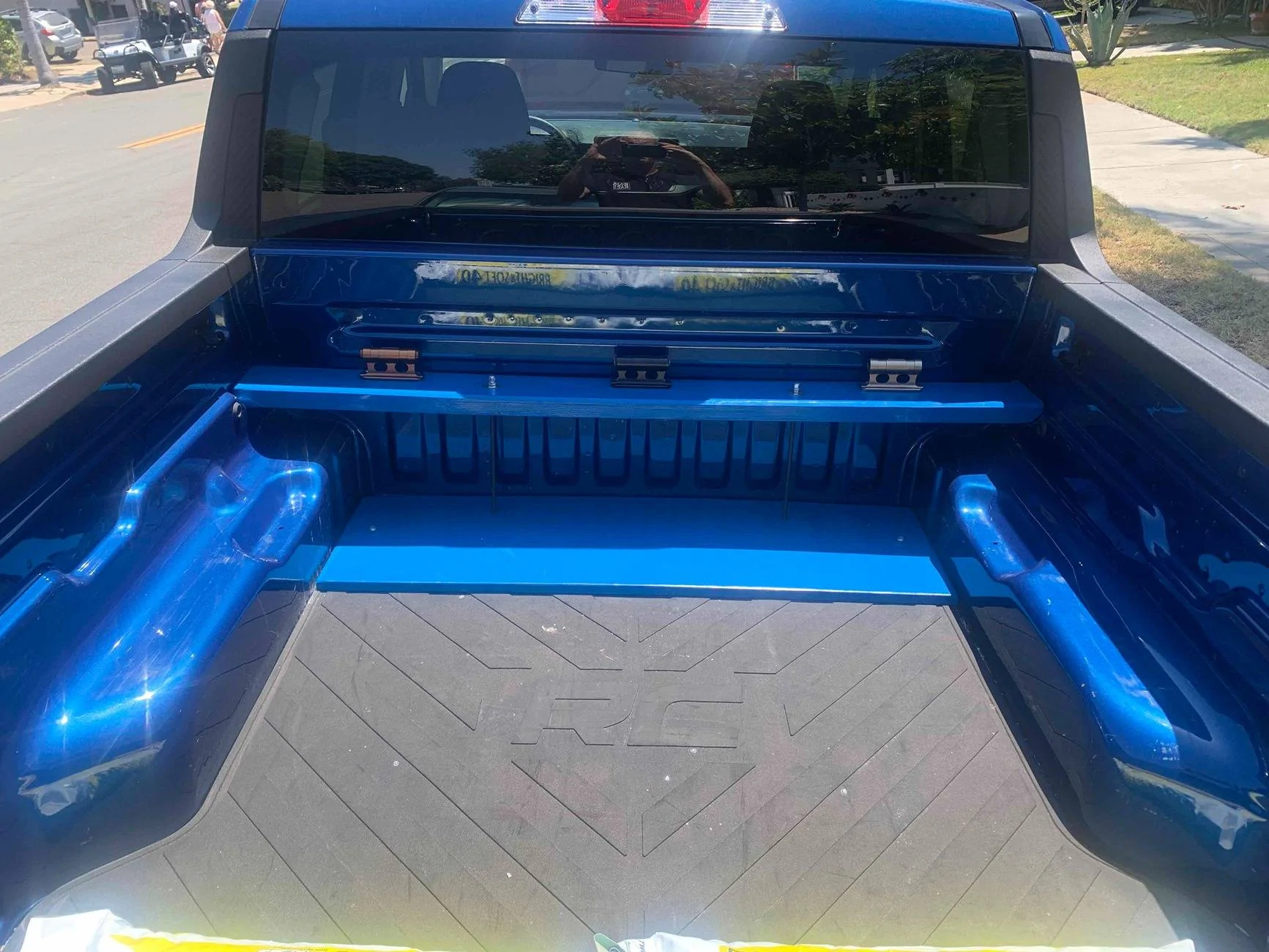 Ford Maverick EBike in bed with tailgate closed 24 XLT IMG_5688