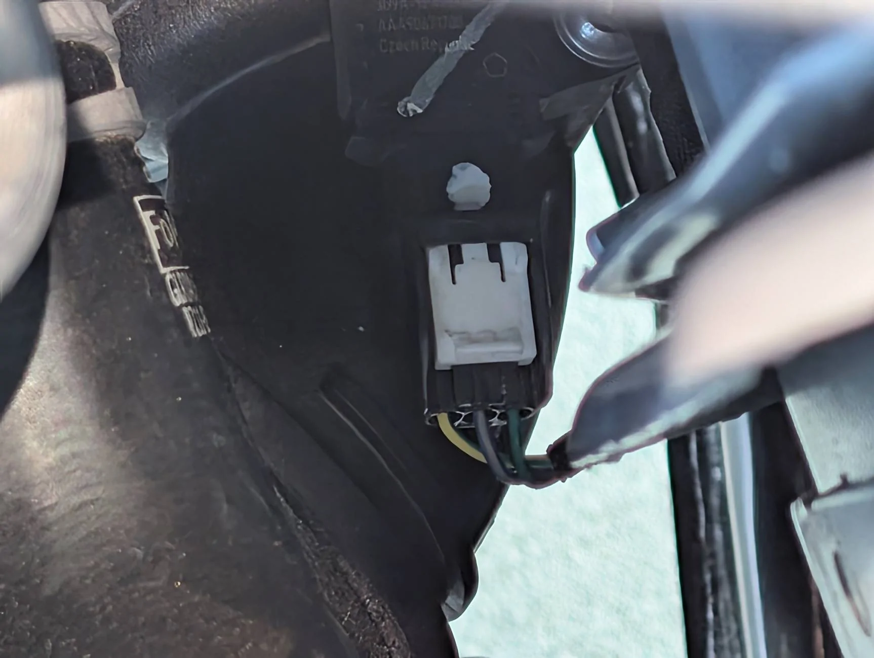 Ford Maverick Am I weaker than I think or am I trying to unplug this wrong? 1000004218