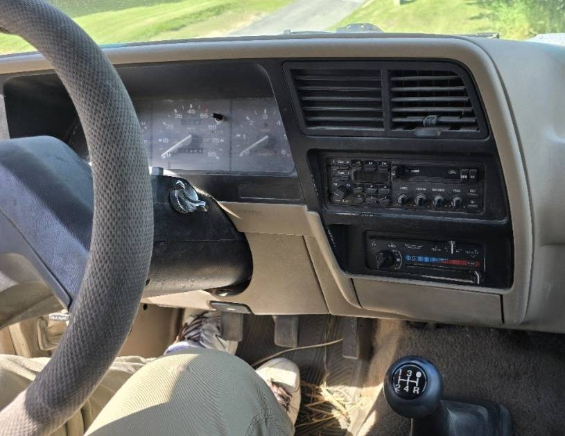 Ford Maverick Why the 2025 is less safe than the earlier years 1990 Ranger XLT dash 20250626_161613[1].JPG