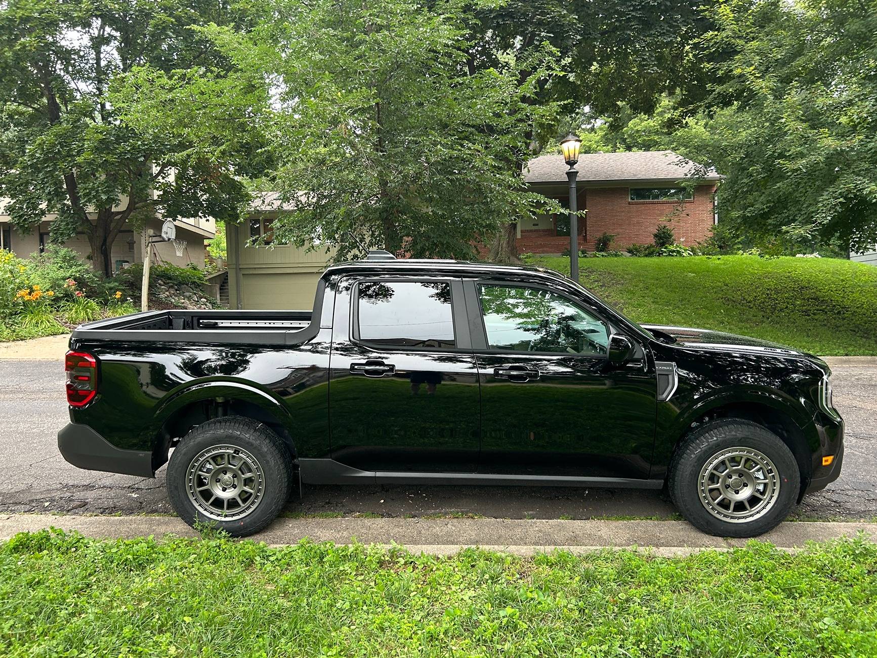 Ford Maverick 2025 Lariat Hybrid AWD in Shadow Black 2025-07-21-18.48.09.204