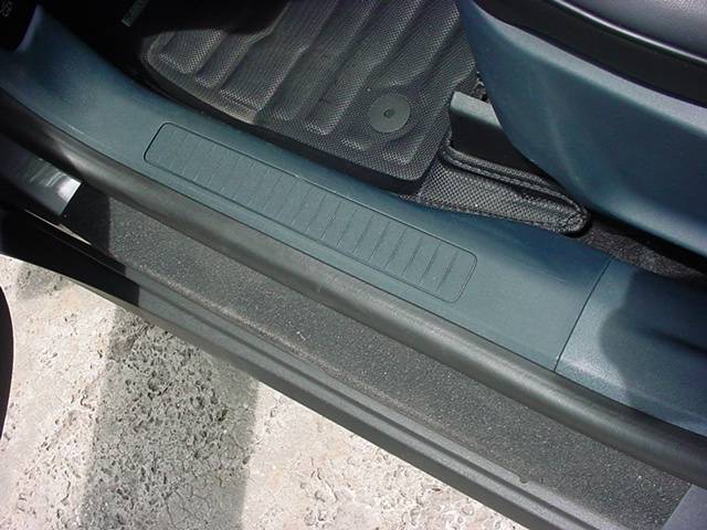 Ford Maverick Interior plastic scuffs / scrapes - partial success using Pledge Revitalizing Oil DSC07776.JPG