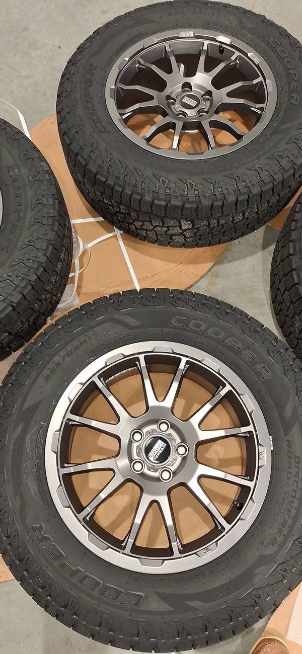 Ford Maverick CARBONIZED GRAY Maverick Photos Thread 20250723_144219