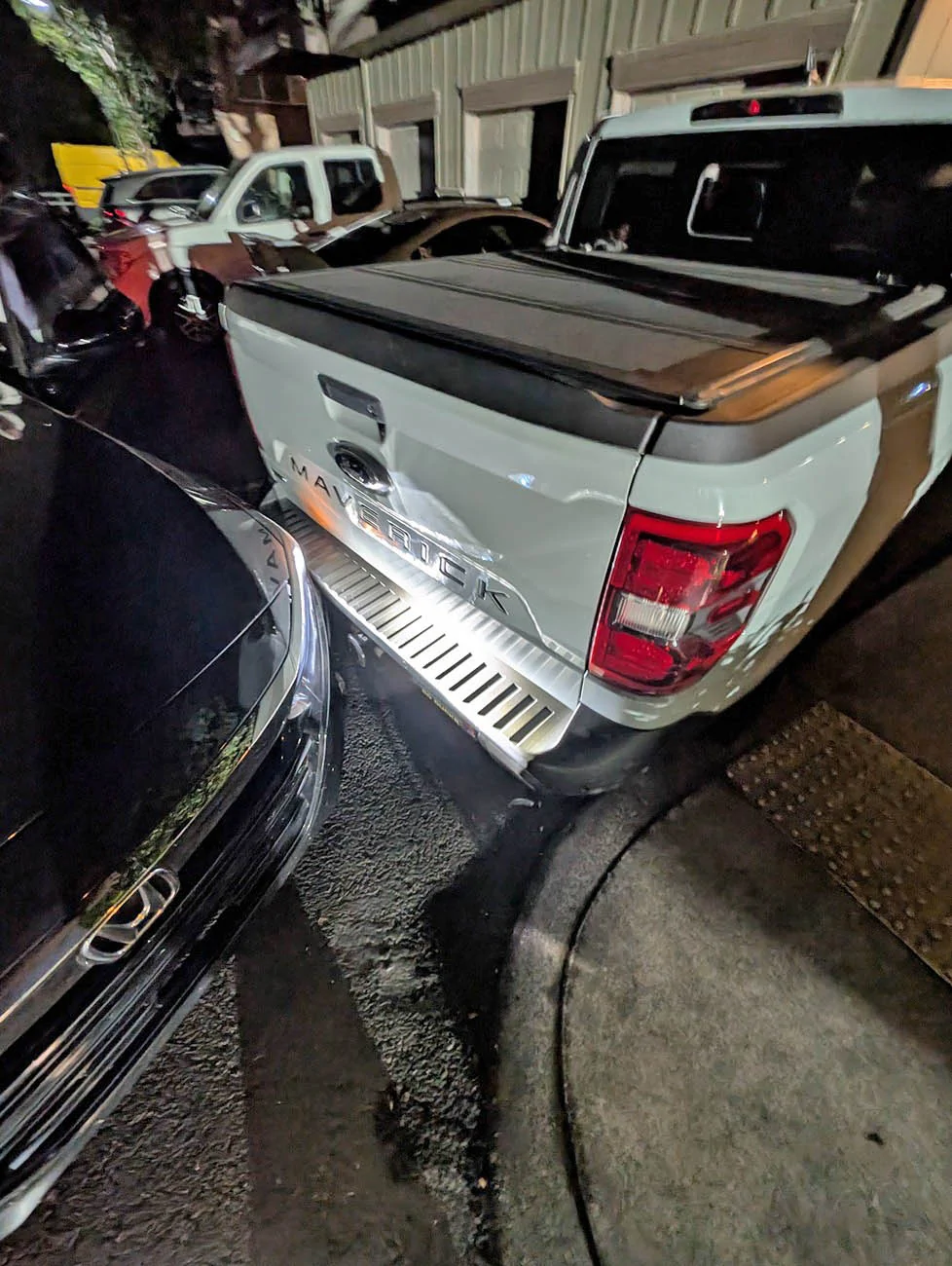 Ford Maverick Maverick Hitch vs Honda Accord 1000010706