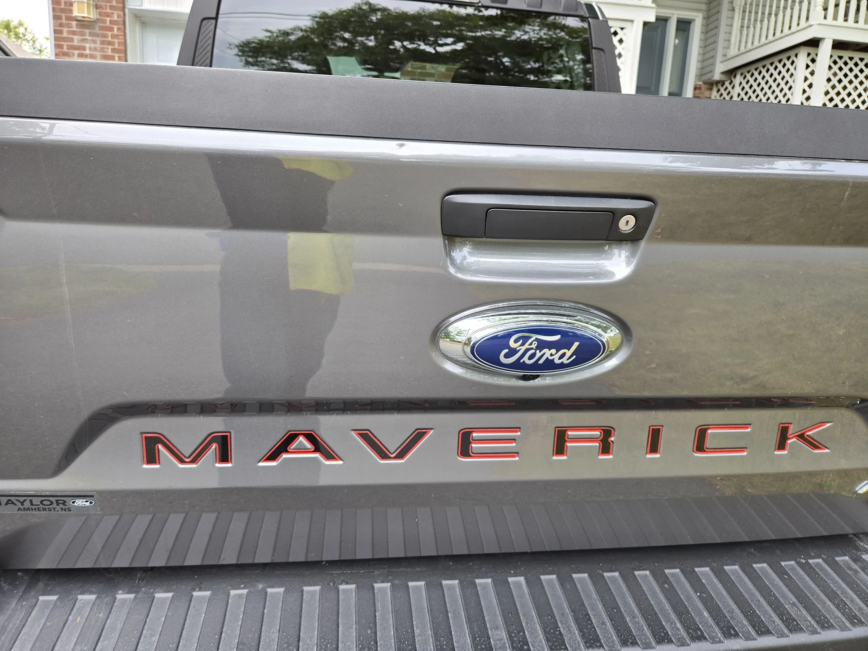Ford Maverick Adding a touch of color 1000014989
