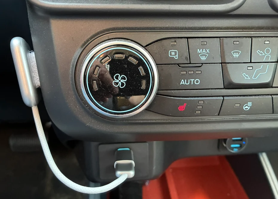 Ford Maverick Affordable Wireless Apple CarPlay Adapter for Ford Maverick 1754080262649-qj
