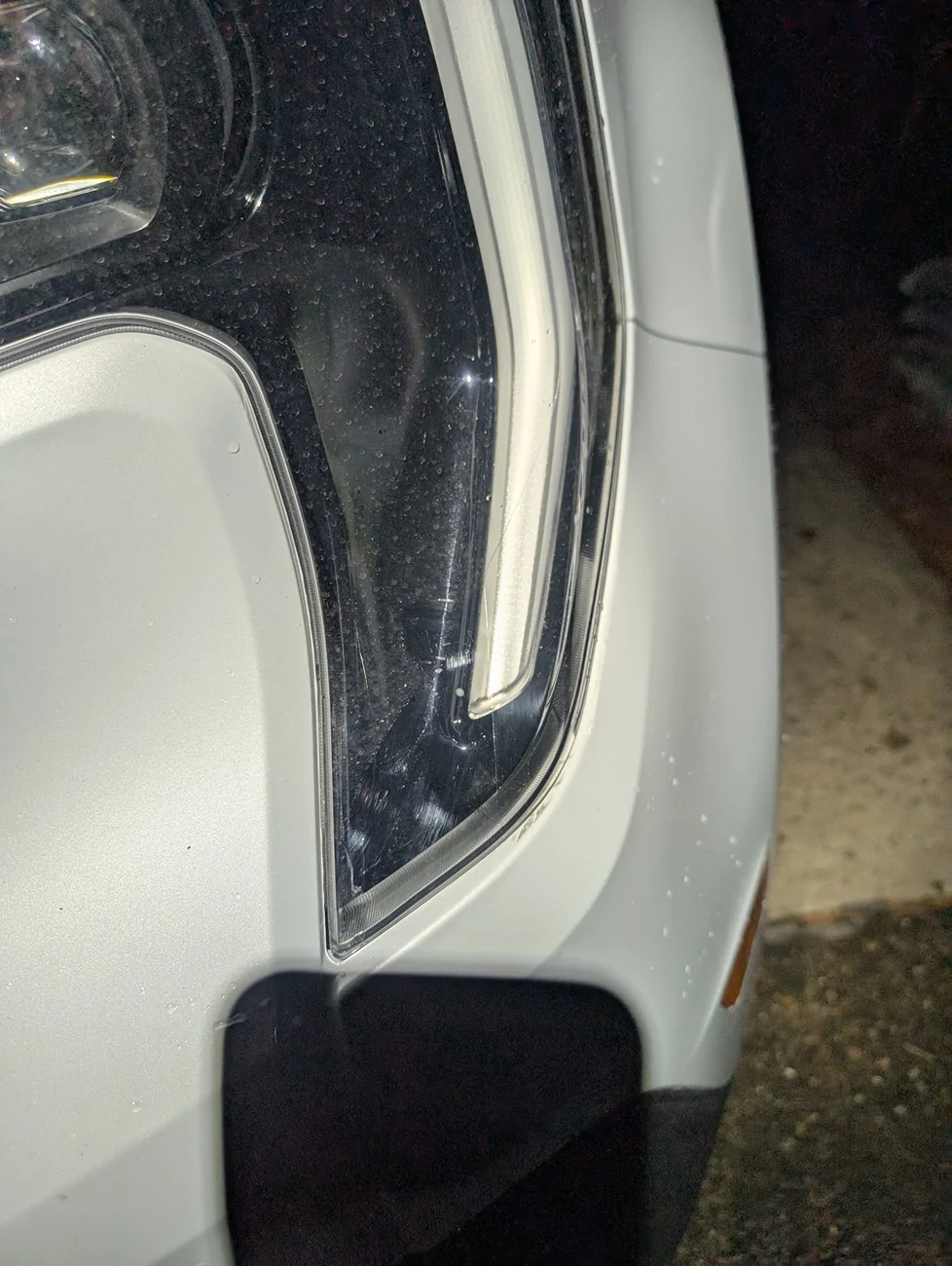 Ford Maverick Have you seen this uneven gap with the headlight assy PXL_20250306_000859413