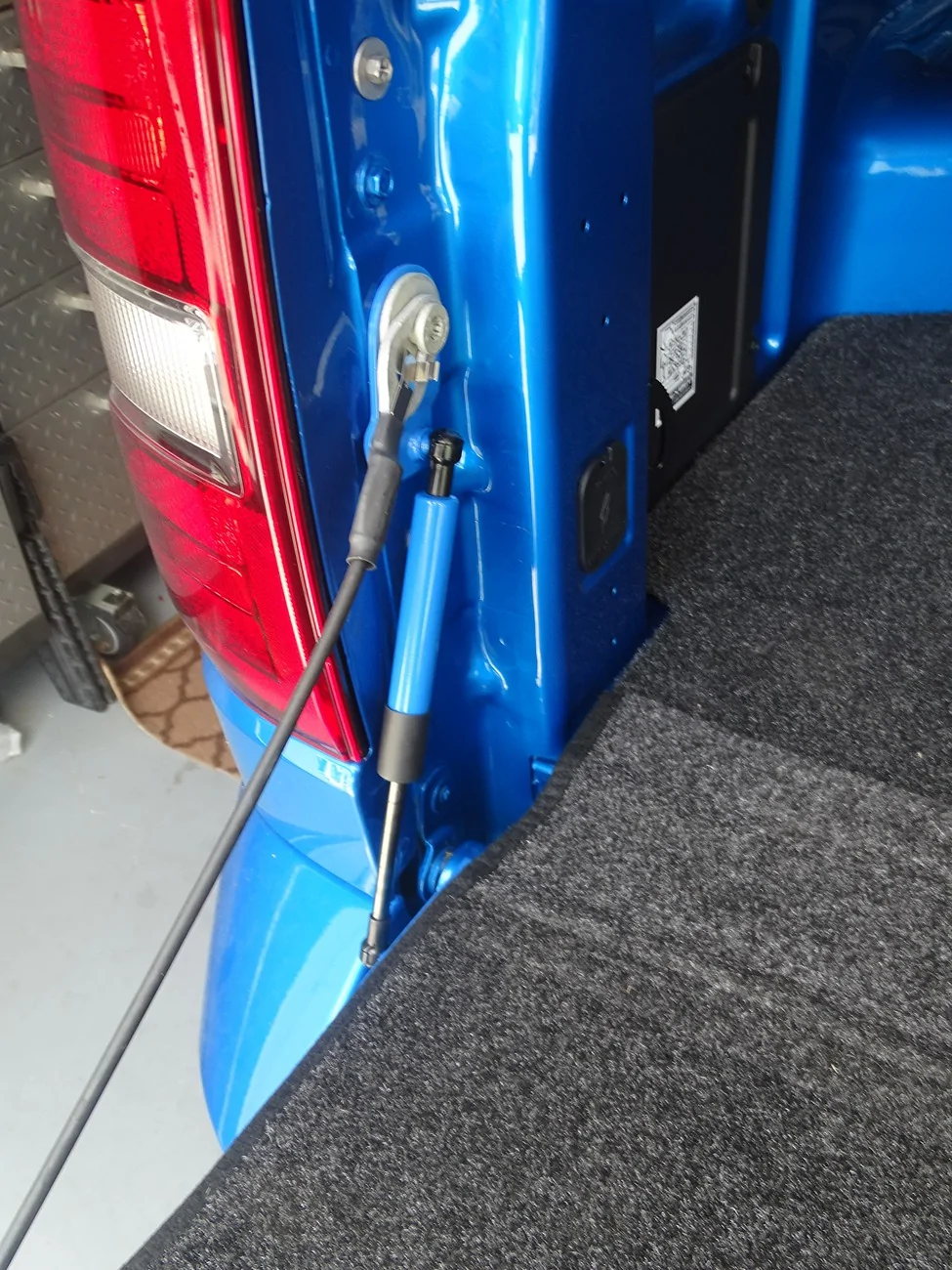 Ford Maverick Tailgate Assist Issue DSC04729