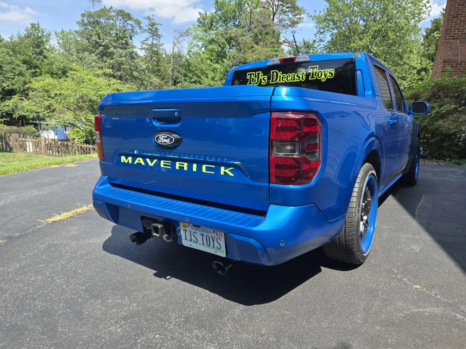 Ford Maverick 2025 Maverick Velocity Blue XL AWD Build rear of truck
