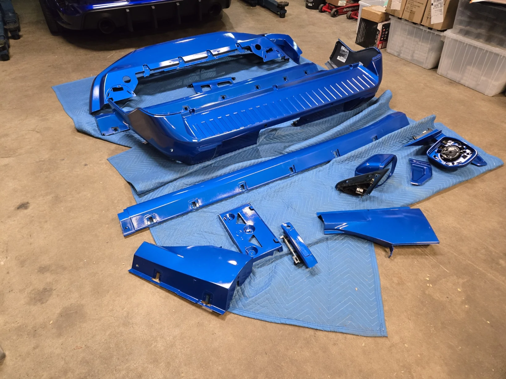 Ford Maverick 2025 Maverick Velocity Blue XL AWD Build Maverick blue paint work2