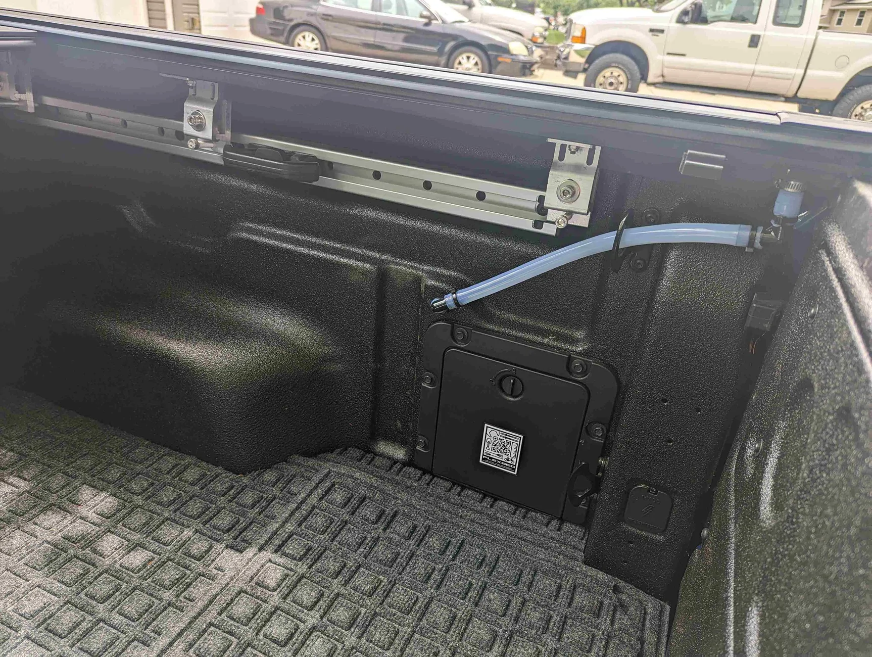 Ford Maverick Simple hack for more comfortable tailgate (to sit / kneel on) - cushioned pad / mat Rug Install-1