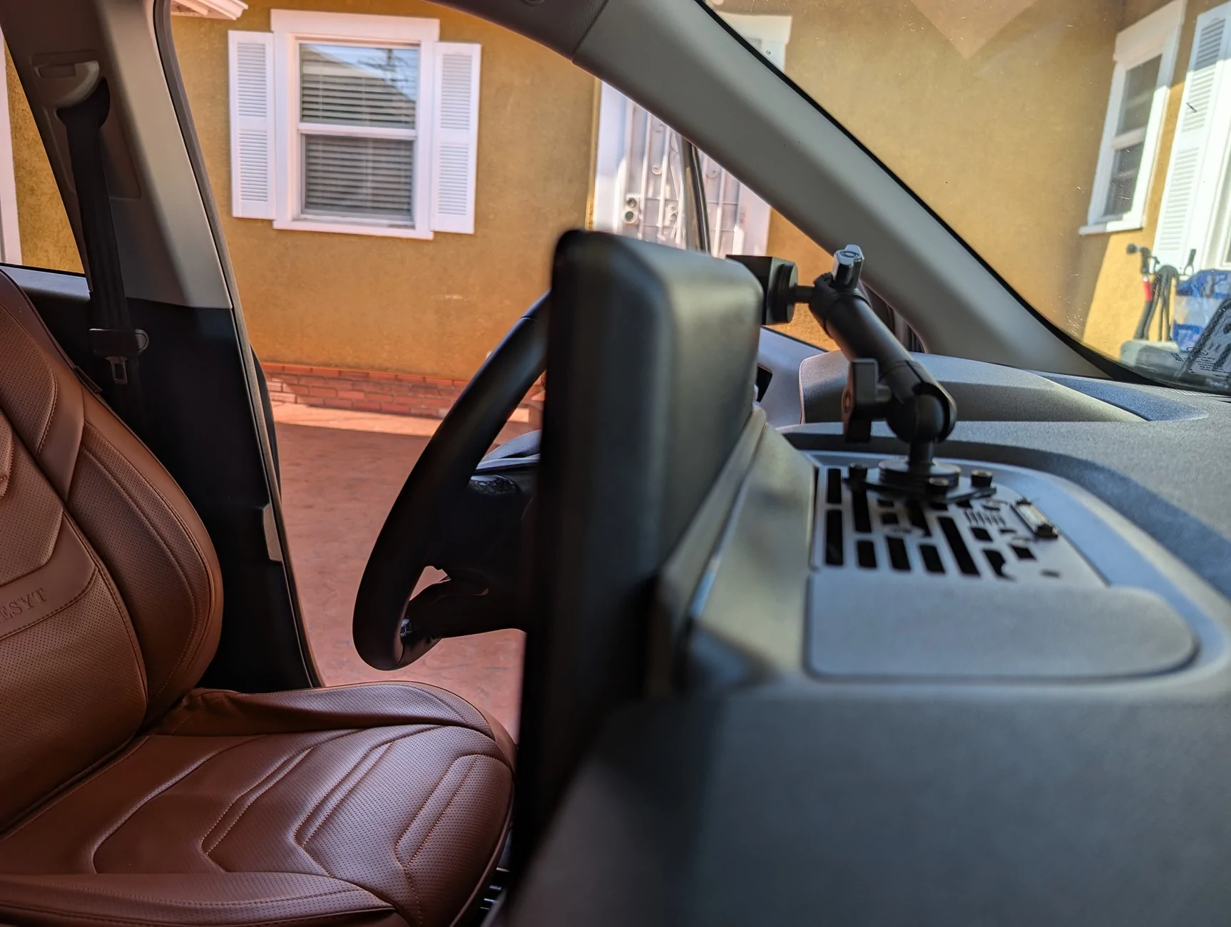 Ford Maverick 8" screen (Sync 3) upgraded to 12" screen (Sync 4) PXL_20250816_232357832