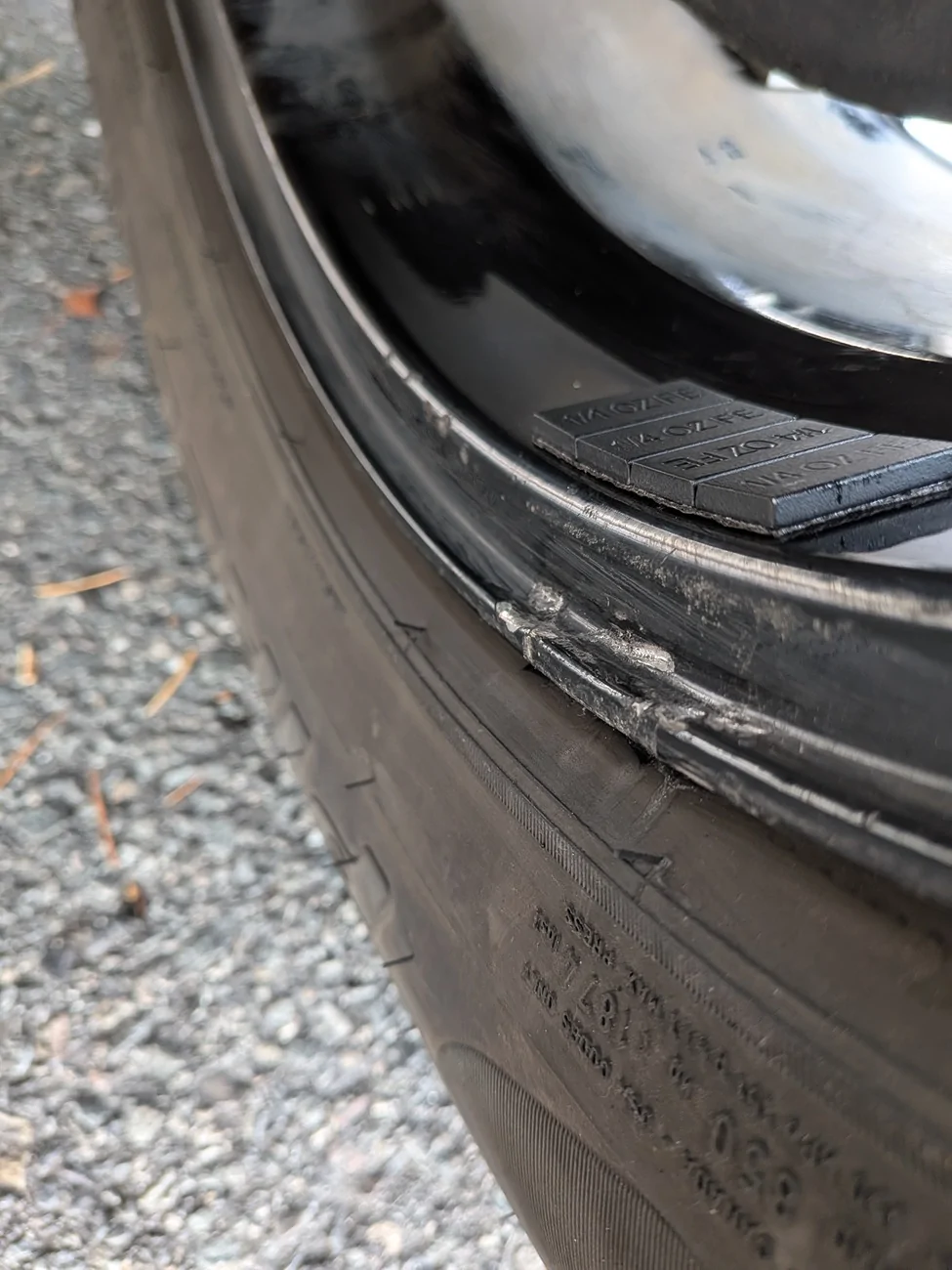 Ford Maverick Rim damage from pinch weights 1000001193