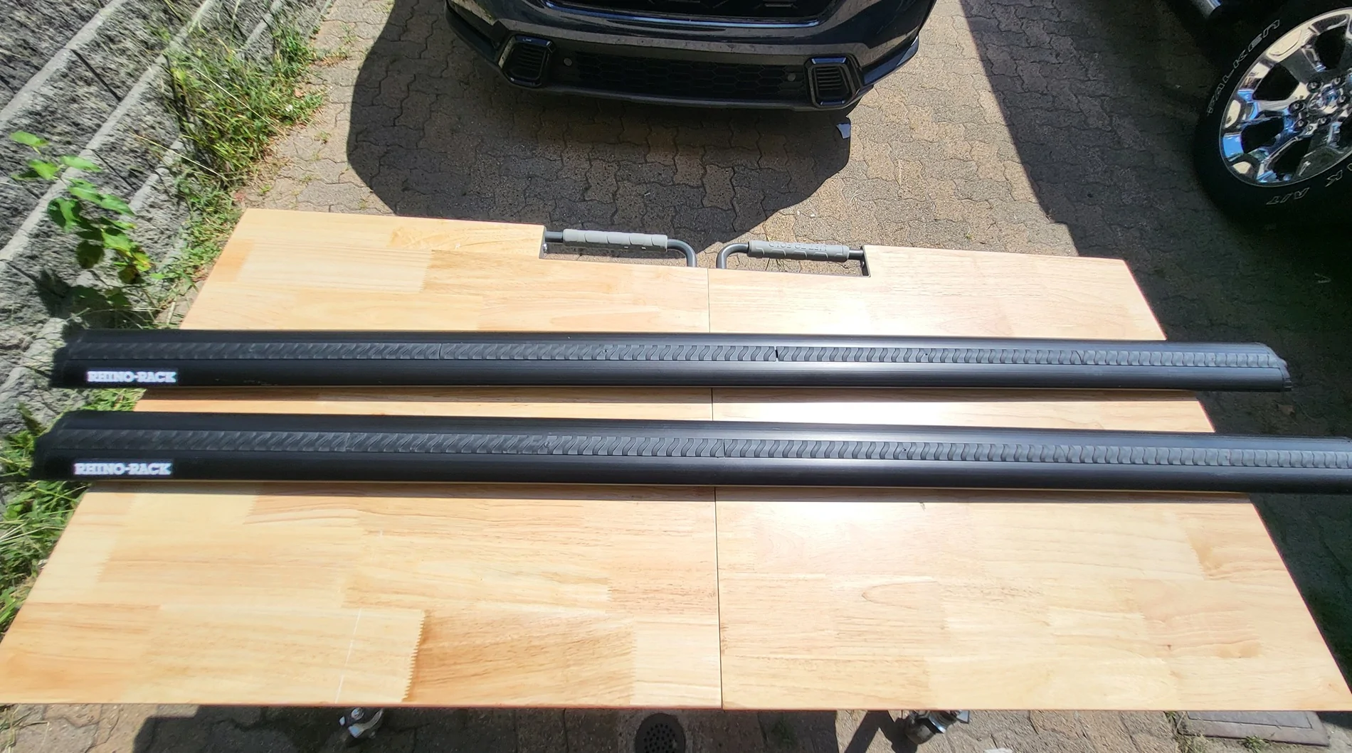 Ford Maverick Various items: Folding bed cover, elevate t-slot rails, Rhino rack bars 20250824_144719