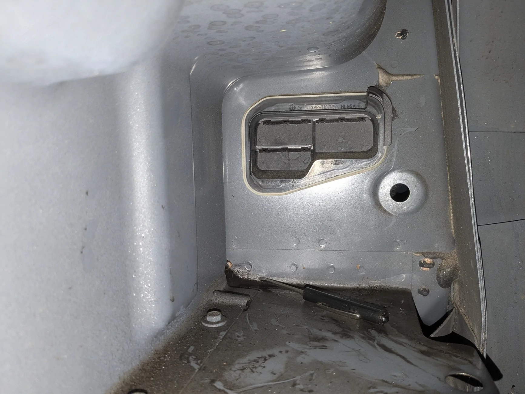 Ford Maverick Hybrid Curt Trailer lights wiring 1000011652