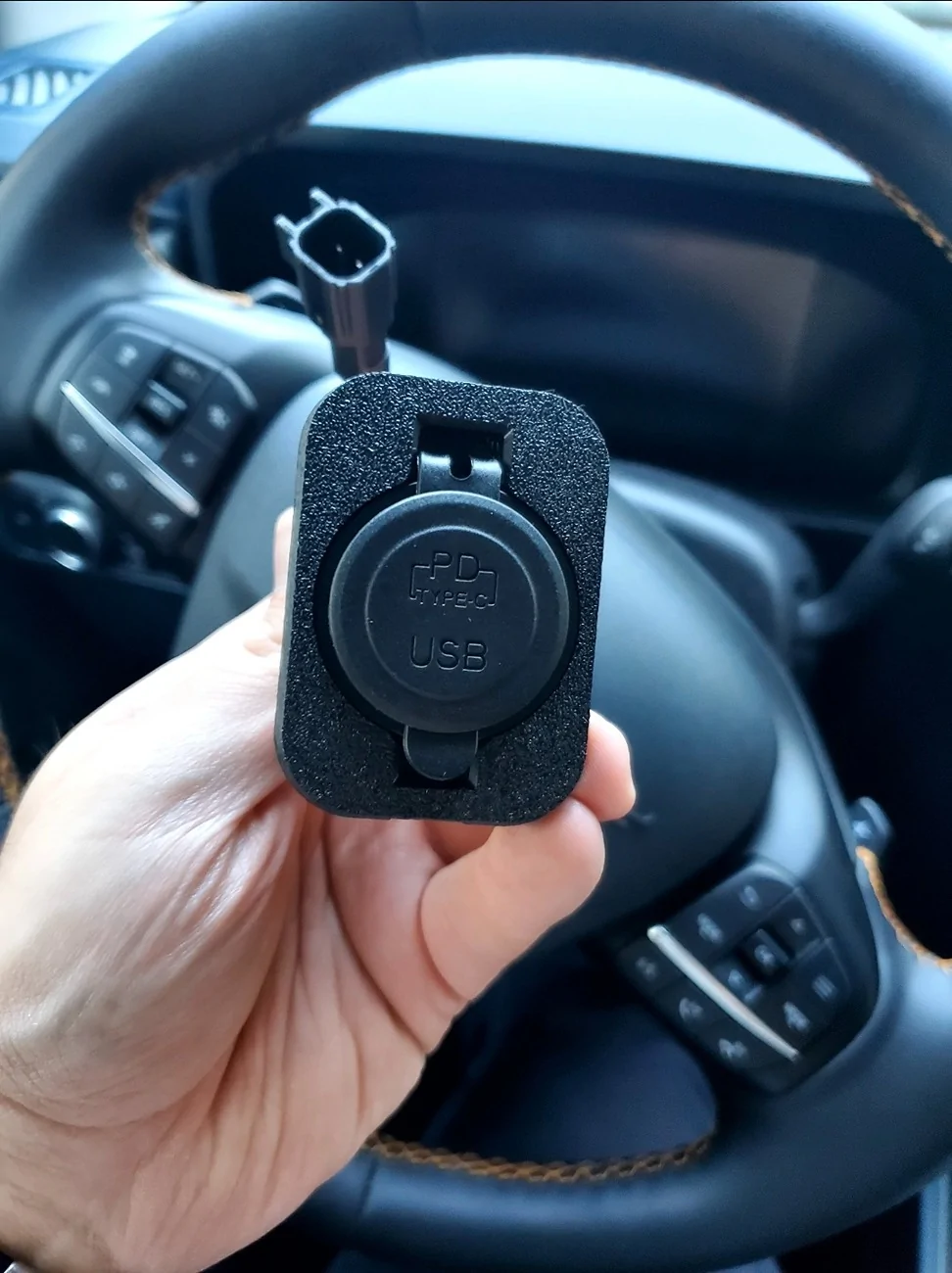 Ford Maverick New, High Power, Flexbed USB Charger HP By Maverick Innovation Designs. 3