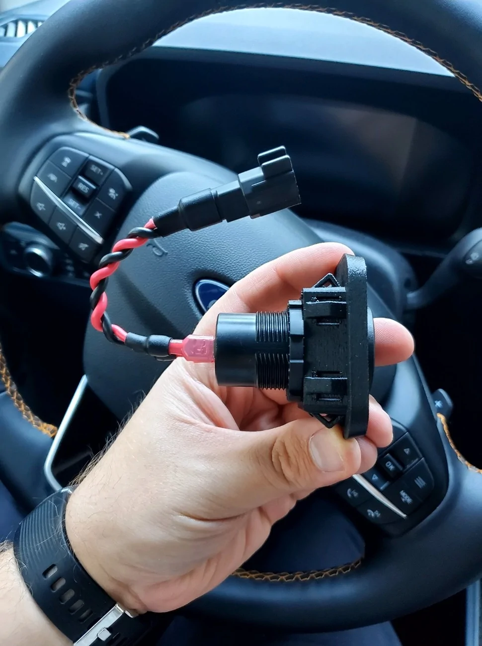 Ford Maverick New, High Power, Flexbed USB Charger HP By Maverick Innovation Designs. 6