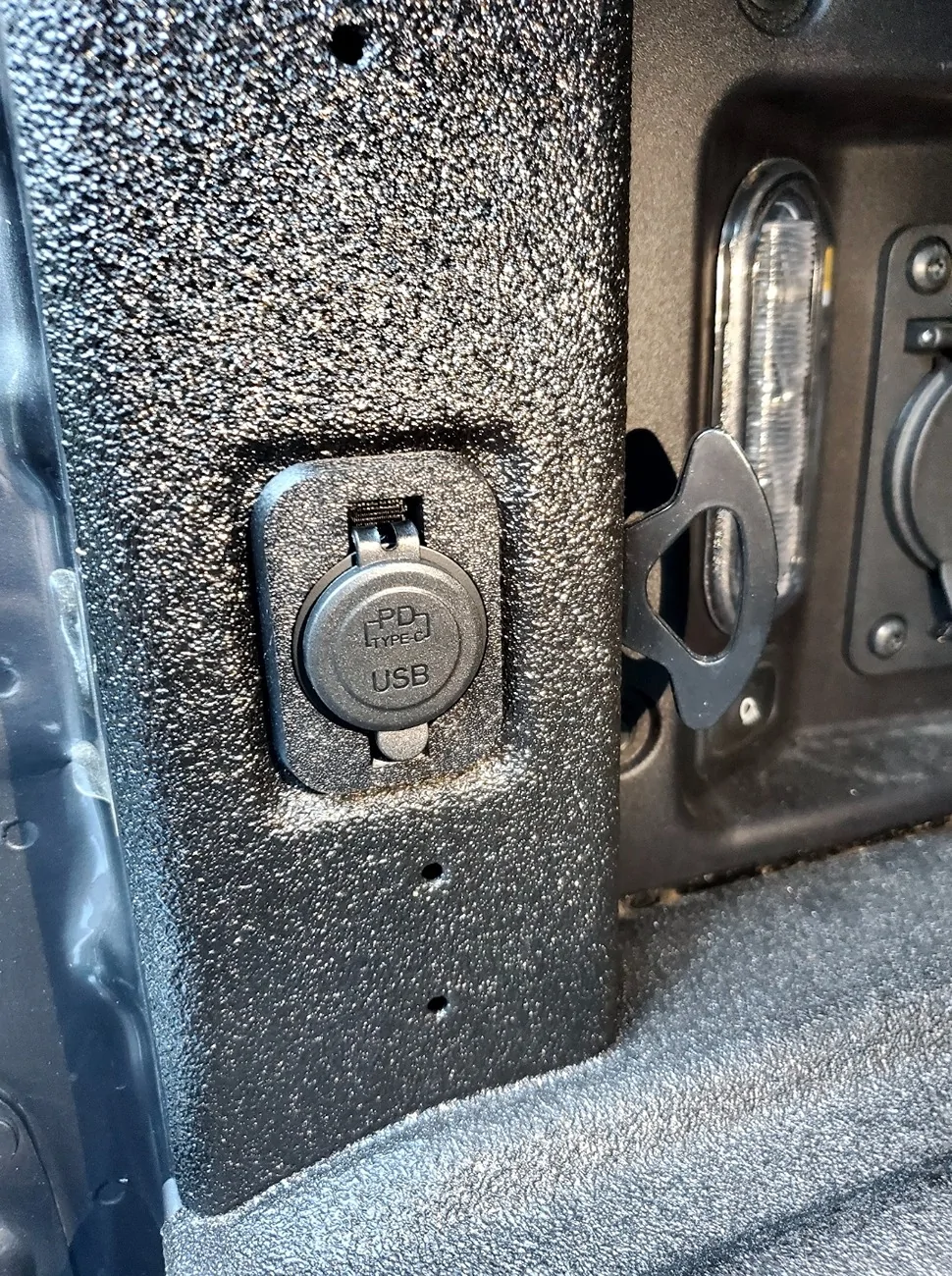 Ford Maverick New, High Power, Flexbed USB Charger HP By Maverick Innovation Designs. 7