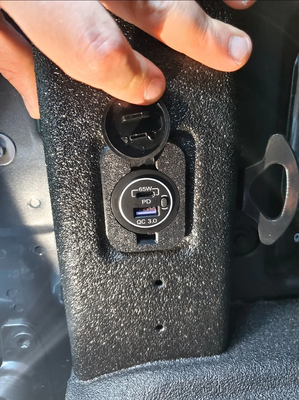 Ford Maverick New, High Power, Flexbed USB Charger HP By Maverick Innovation Designs. 4