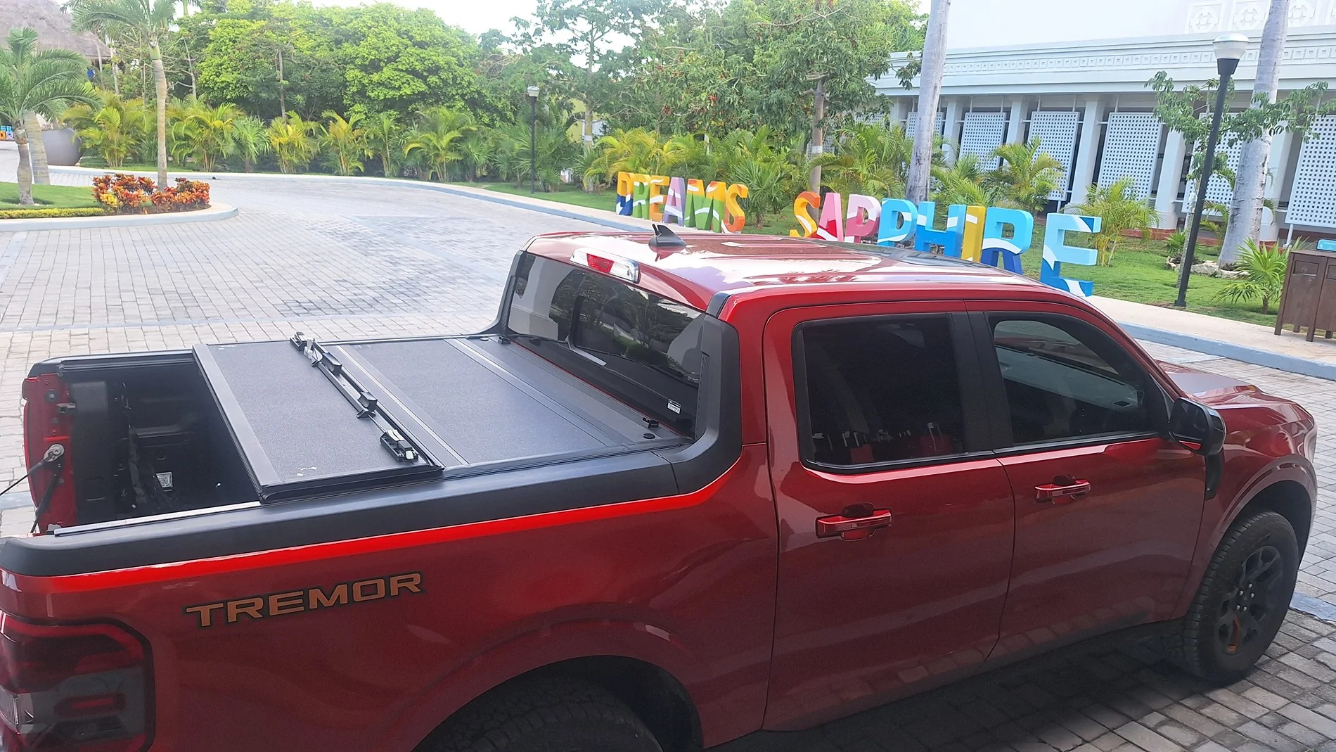 Ford Maverick Roof trim rear piece missing.. how ? Warranty coverage? 20250817_110551