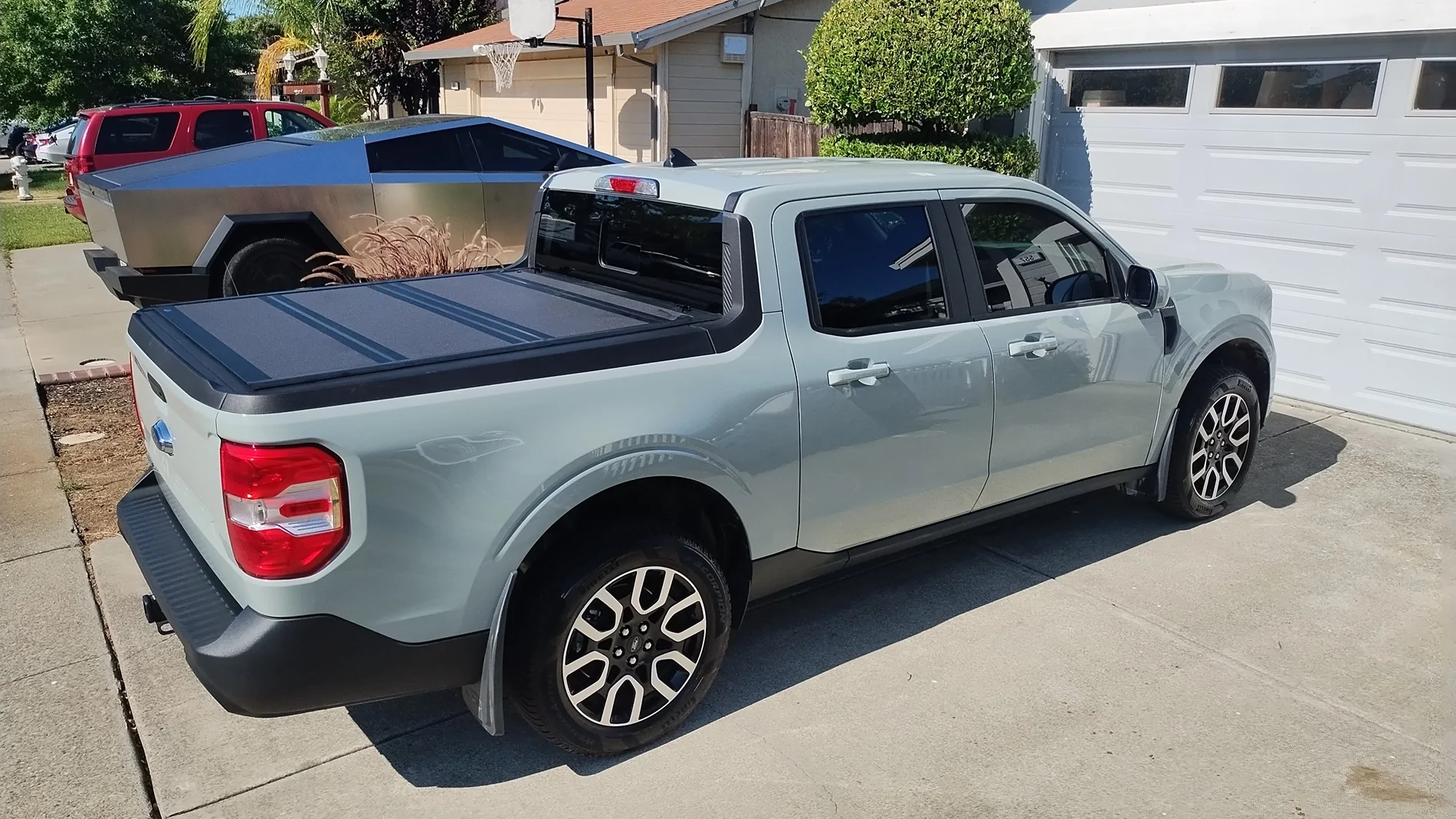 Ford Maverick Post your Maverick next to ridiculously large trucks - photos thread 1000006072