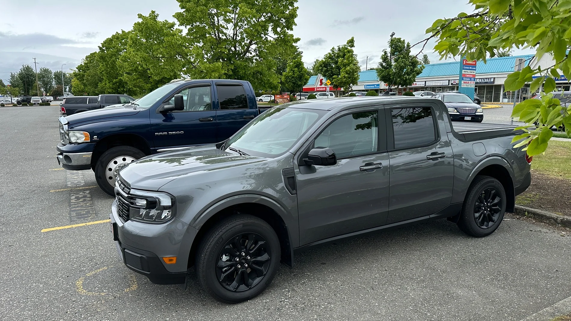 Ford Maverick Post your Maverick next to ridiculously large trucks - photos thread IMG_0148