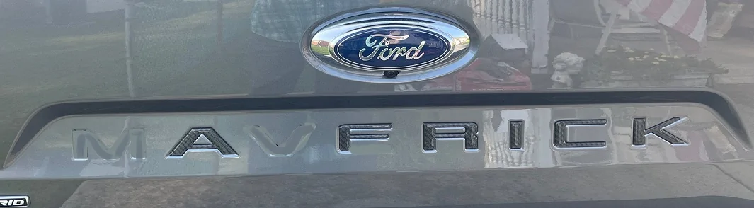 Ford Maverick Tailgate letter changes on Oxford White africk