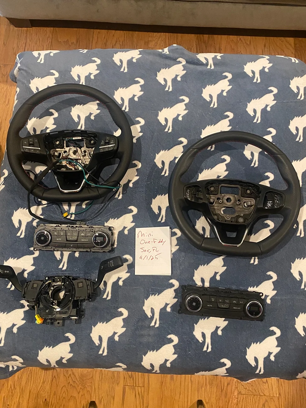 Ford Maverick Steering wheels and HVAC controls IMG_6612