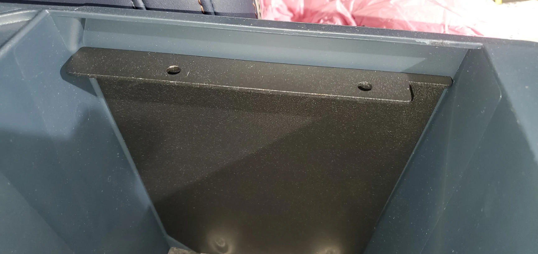 Ford Maverick Has anyone here tried this console safe in their Maverick? Side view with li