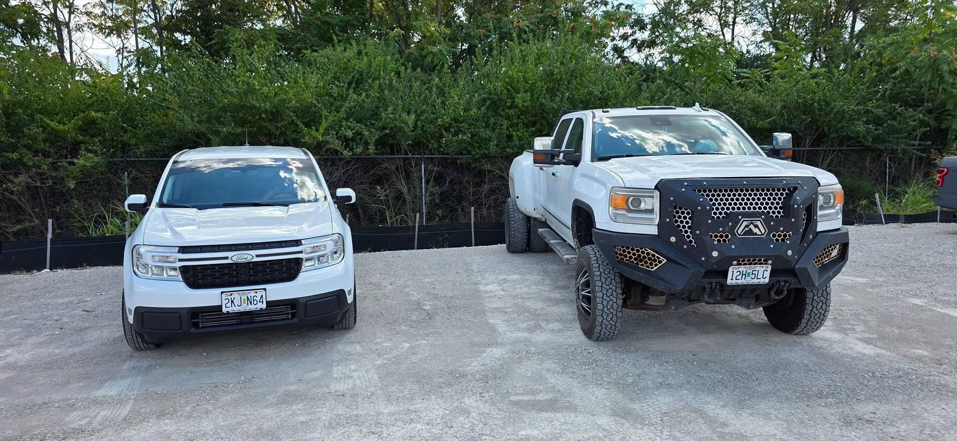 Ford Maverick Post your Maverick next to ridiculously large trucks - photos thread 20250903_124103