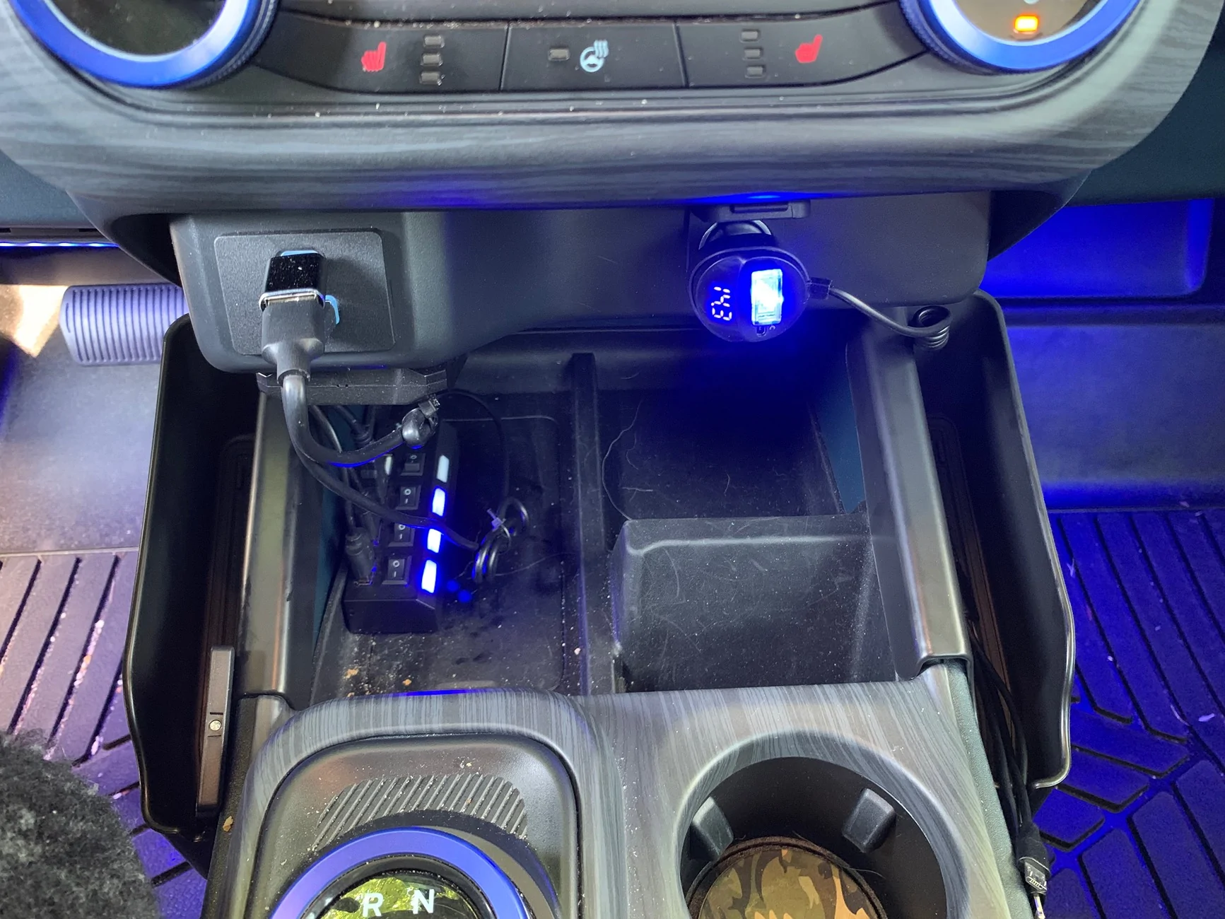 Ford Maverick IGN/USB Panel:Aux Gang Switch Suggestions IMG_1856