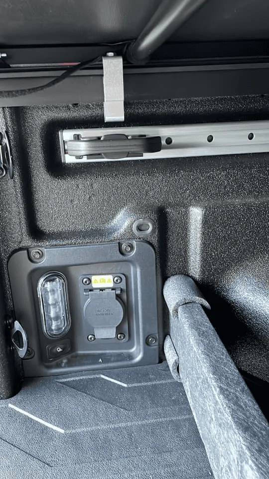 Ford Maverick Bed Divider which won't scratch the paint? 1639233123601