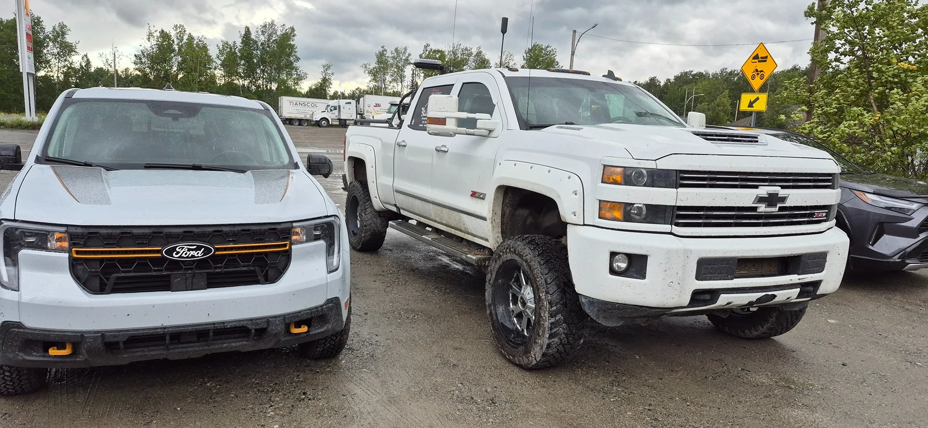 Ford Maverick Post your Maverick next to ridiculously large trucks - photos thread 20250905_180253